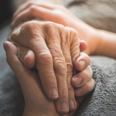 ECOPAL invita a dialogar sobre el final de la vida con la iniciativa «Hope Café» en Fraga