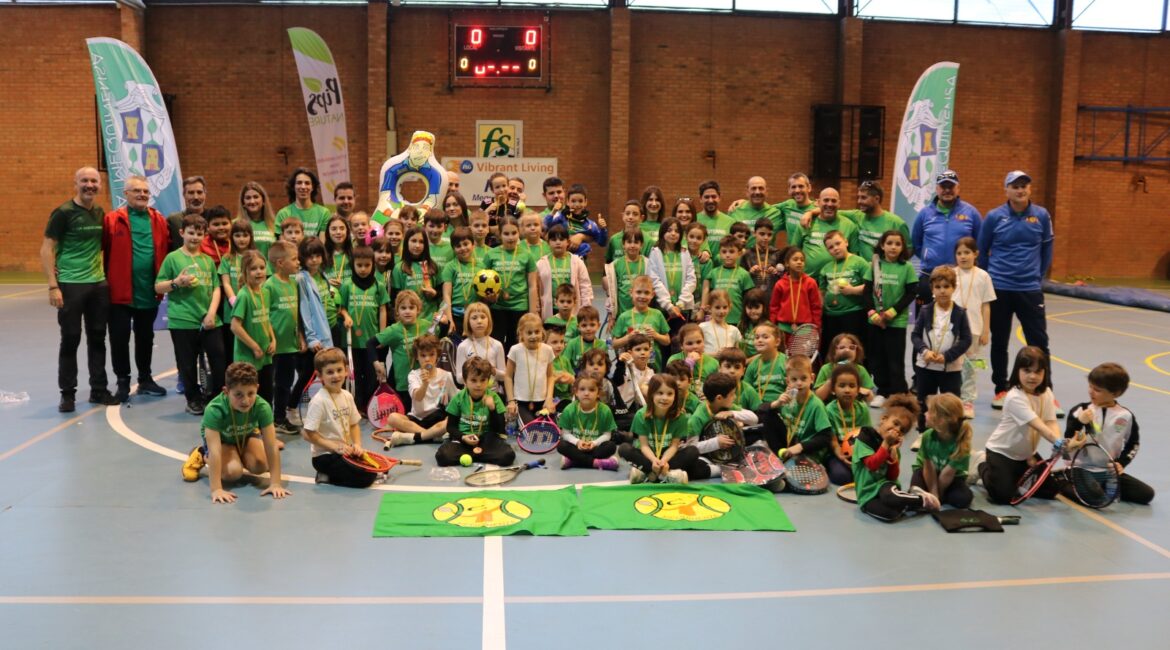 El Club Tenis Mequinenza organiza un torneo de Mini Tenis con más de 60 niños