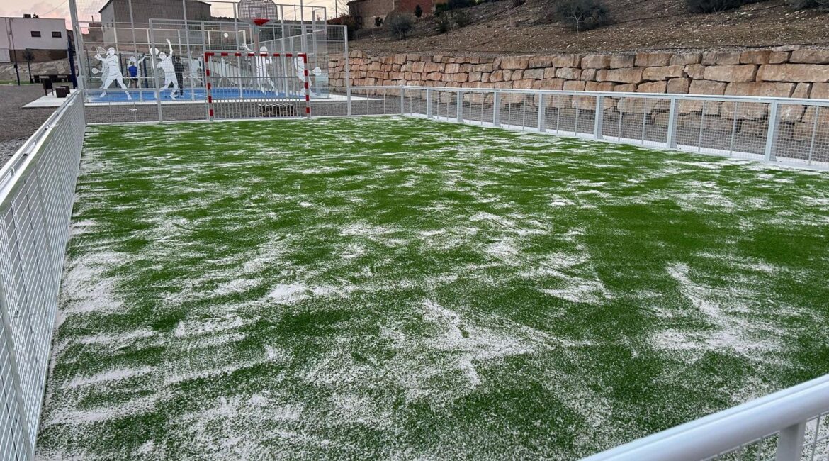 Velilla de Cinca amplía el parque «Elena Guiu Lapena» con la construcción de una pista Multideporte