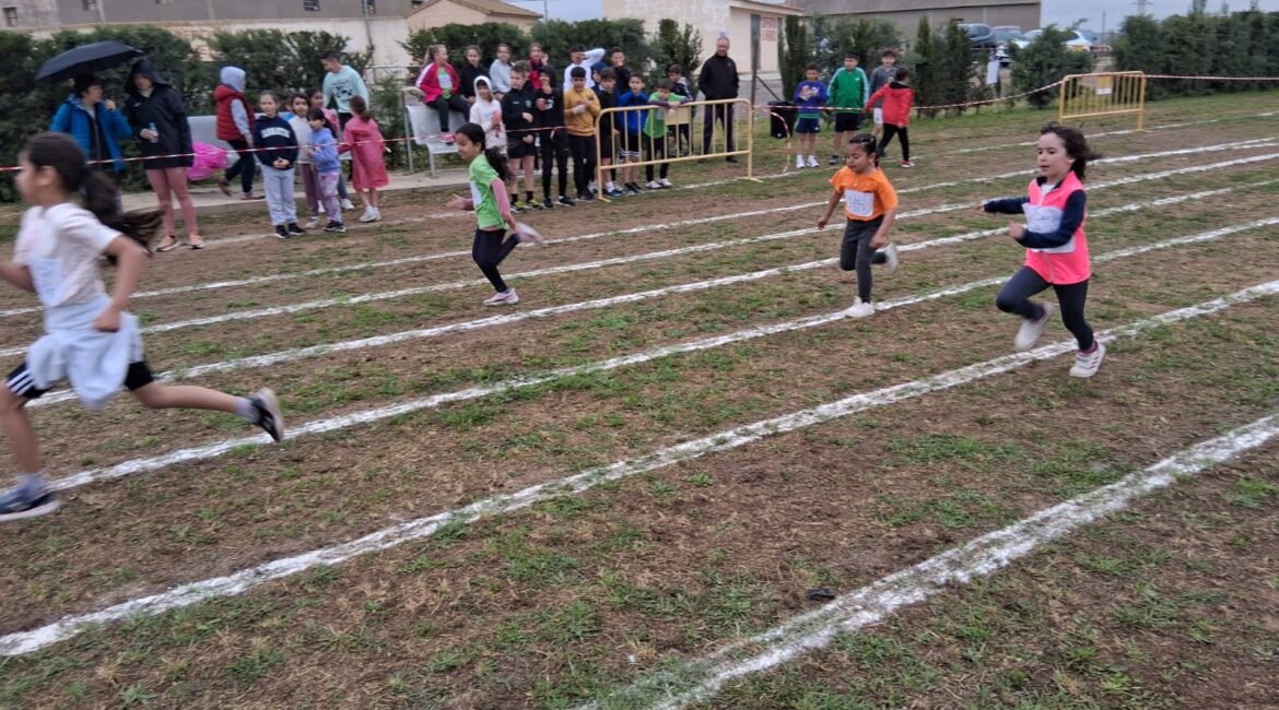 Más de 200 escolares participan en las XXXI Jornadas de Atletismo en Candasnos
