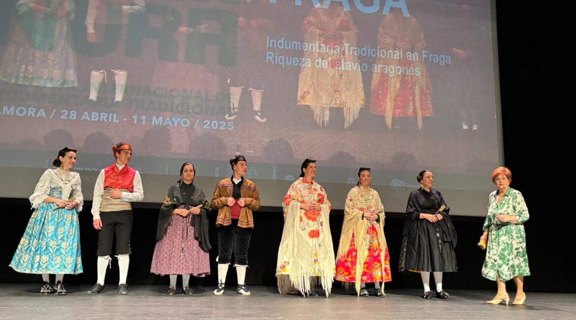 Fraga deslumbra en el Festival Internacional de Indumentaria Tradicional de Zamora