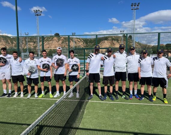 El Club Pádel Fraga masculino derrota al líder invicto de la competición