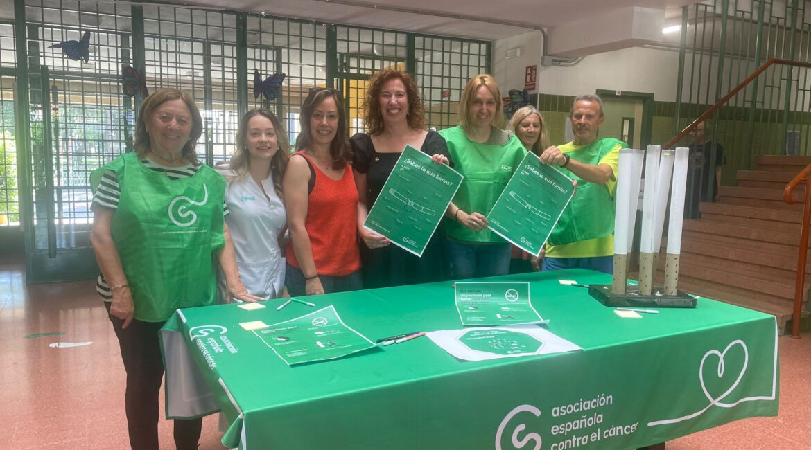 Centro de Salud y AECC hacen campaña de concienciación por el Día Mundial Sin Tabaco