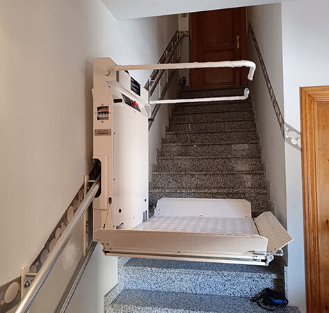 elevador salleras escalera