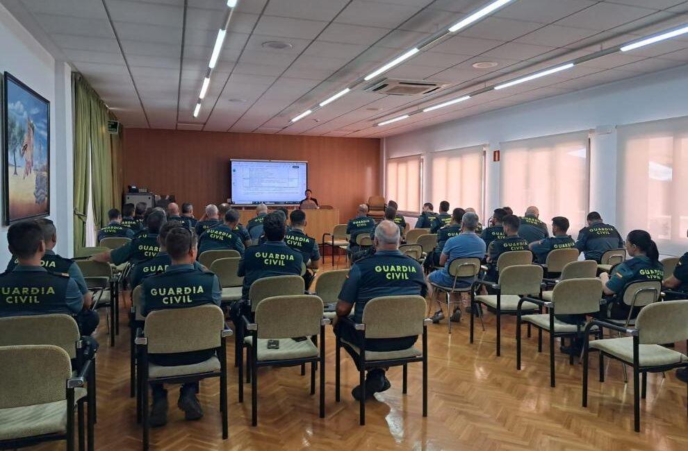 Medio Ambiente refuerza la colaboración entre los Agentes de Protección de la Naturaleza y la Guardia Civil