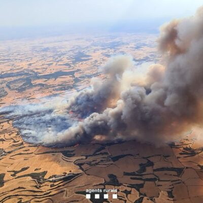Un gran incendio en La Segarra (Cataluña) llena de humo el Bajo/Baix Cinca