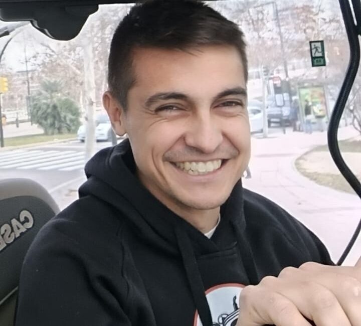 Muere David Lafoz el joven agricultor que llevó su tractor hasta La Aljafería como protesta del sector