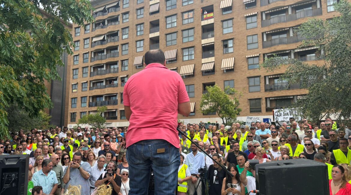 AEGA despide a David Lafoz en La Aljafería arropados por centenares de personas