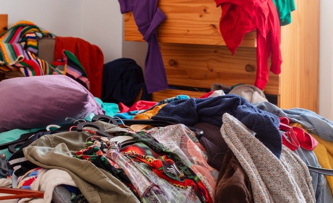 Campamento acabado… ¿y ahora qué? Trucos para lavar toda la ropa de golpe sin colapsar tu casa