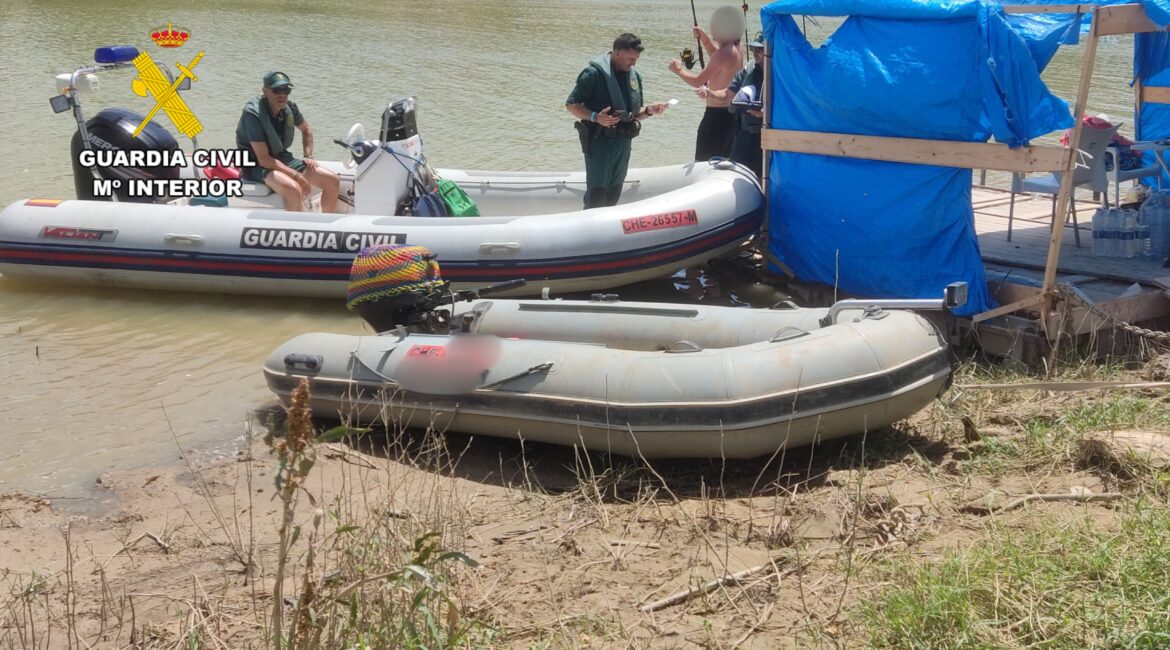 SEPRONA investiga a una persona en el embalse de Mequinenza por falsificación de matrícula en una embarcación