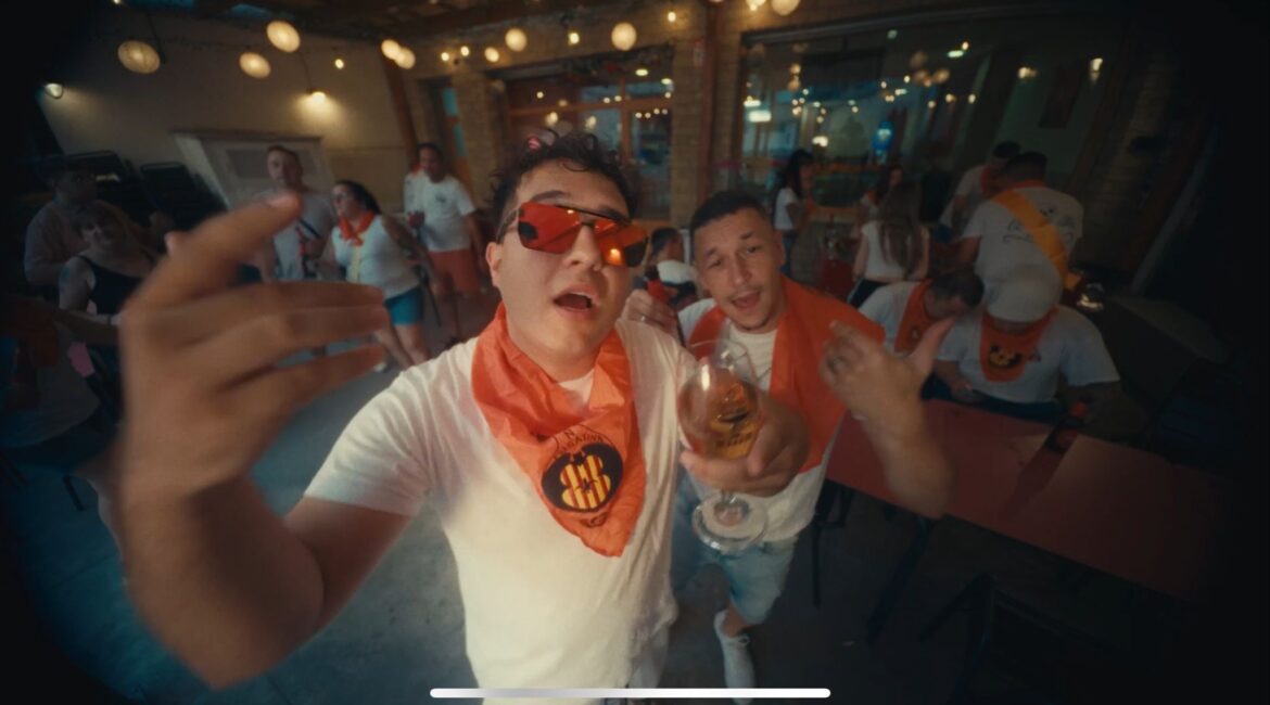 MdMonxo y Chelico publican el tema «Hasta el amanecer», que busca convertirse en himno de las fiestas de verano