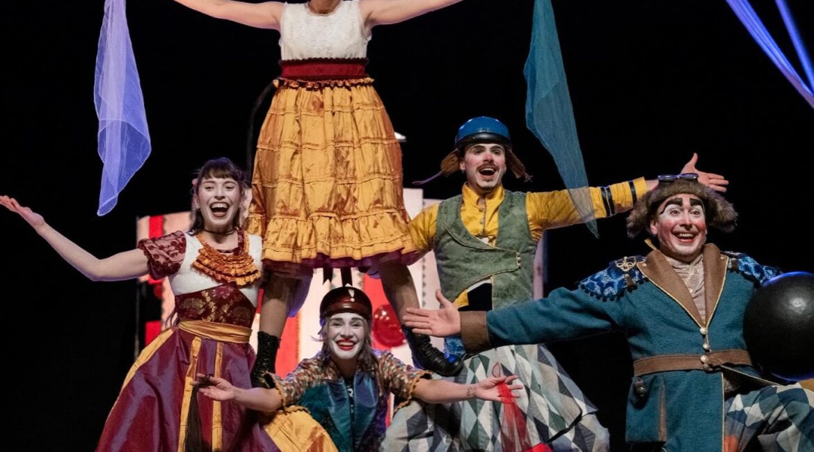 Fraga cierra el ciclo ‘Estiu al Carrer’ con la Troupe Malabo