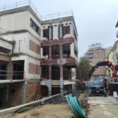 Comienzan los trabajos para habilitar el acceso principal al antiguo colegio San José de Calasanz en Fraga