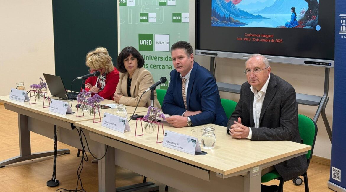 Récord de inscripciones en la inauguración del curso de la Universidad para Mayores en Fraga