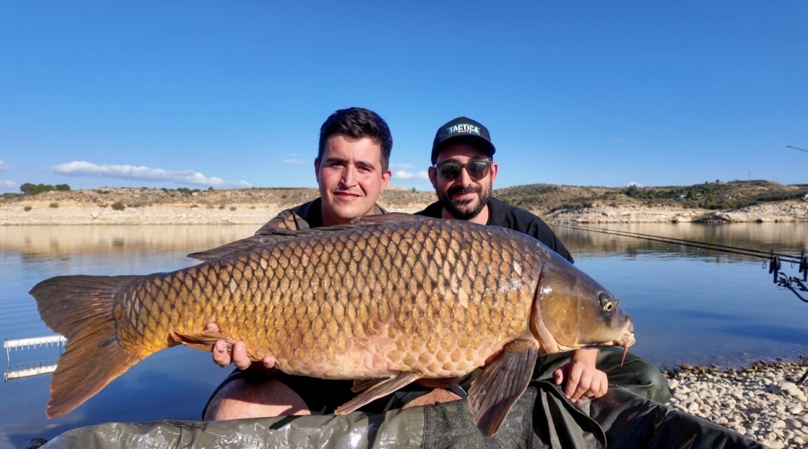Dos parejas de Mequinenza destacan en el nacional de Carpfishing y una de ellas estará en el Mundial de Macedonia 2026