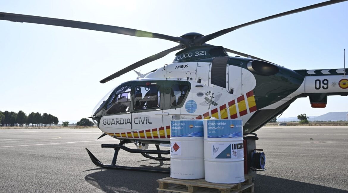 El Servicio Aéreo de la Guardia Civil en Huesca comienza a usar biocombustible para sus helicópteros