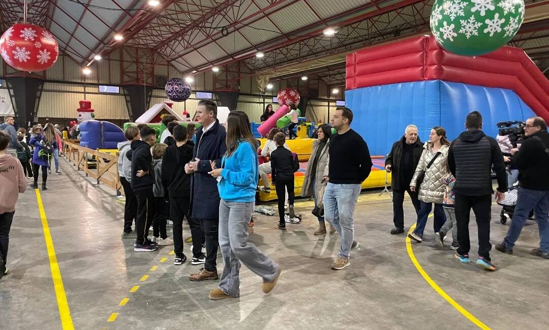 Lapislázuli busca monitores para esta temporada de Navidad