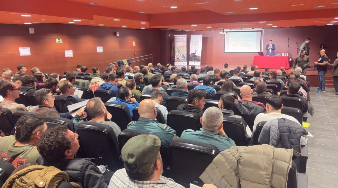 Arranca en Fraga el curso de sanidad animal y carne de caza, con la presencia del director general de Medio Natural, Caza y Pesca del Gobierno de Aragón