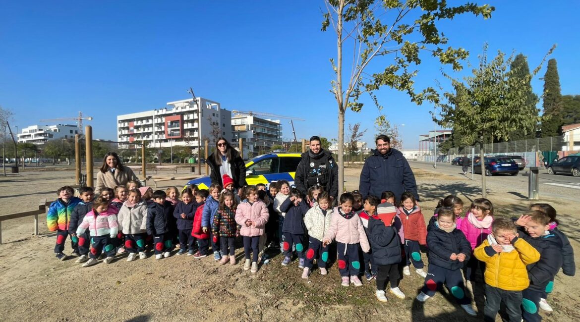 Policía Local de Fraga enseña seguridad vial en los colegios con el programa ‘Policía Tutor’