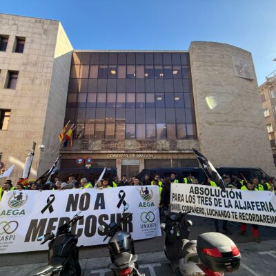 Multitudinaria tractorada colapsa Zaragoza en protesta por la situación del campo aragonés