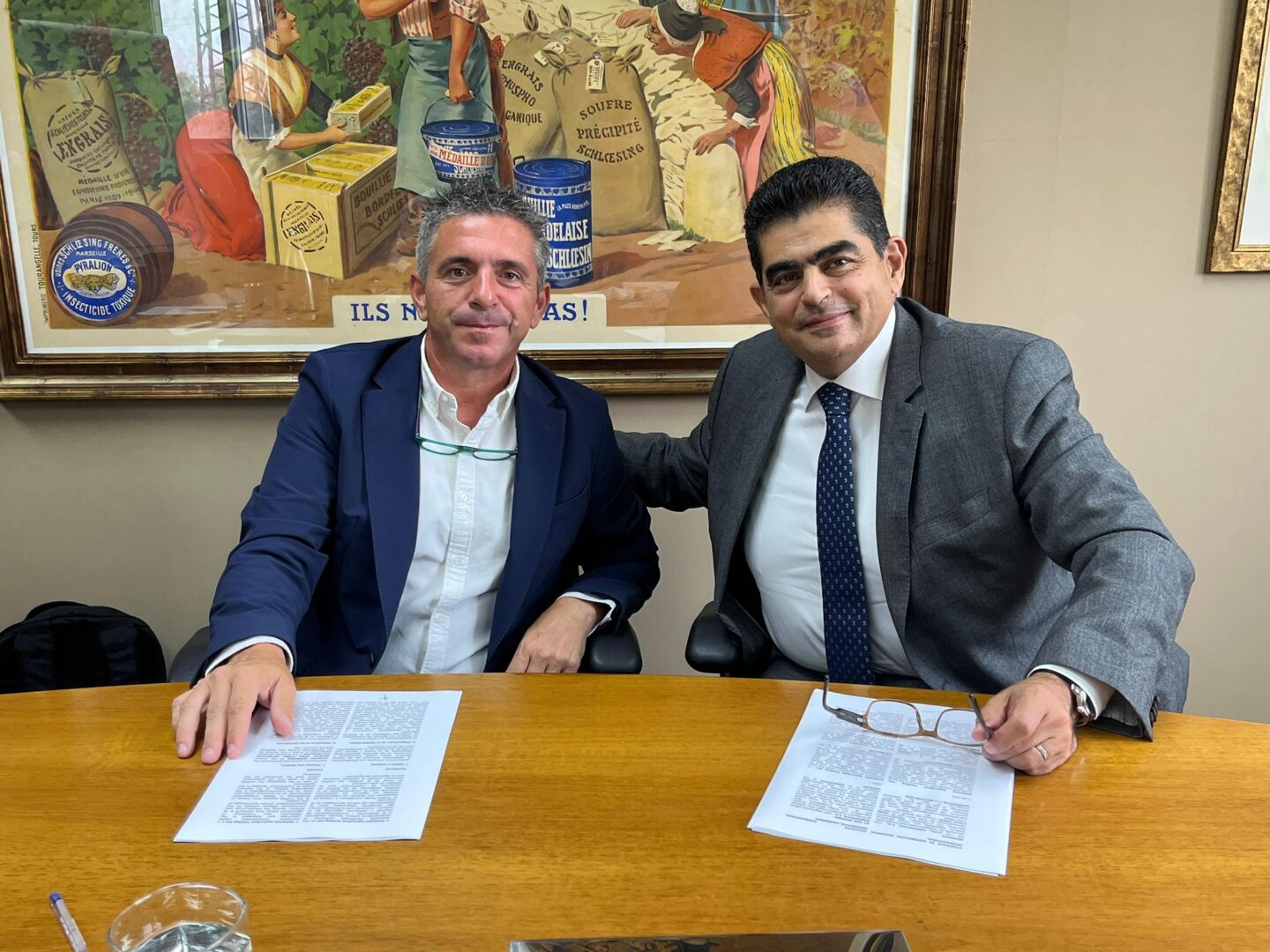 Firma Agrostock y Debbane Agri