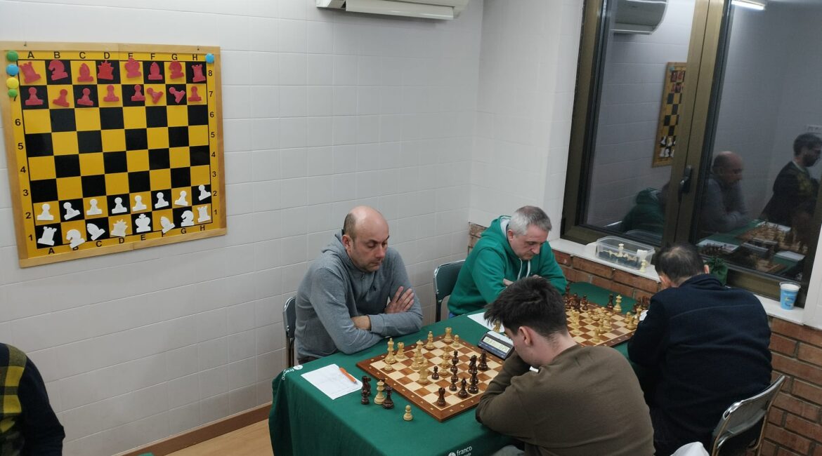 Fraga arranca el Campeonato de Aragón de ajedrez con victorias clave y un valioso liderato