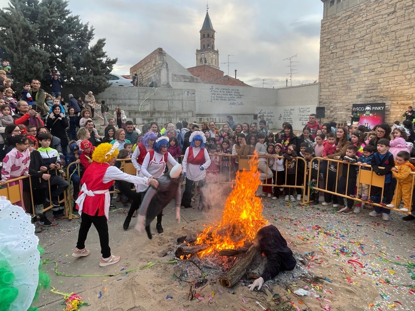 Entierro y quema dels ninots 2025