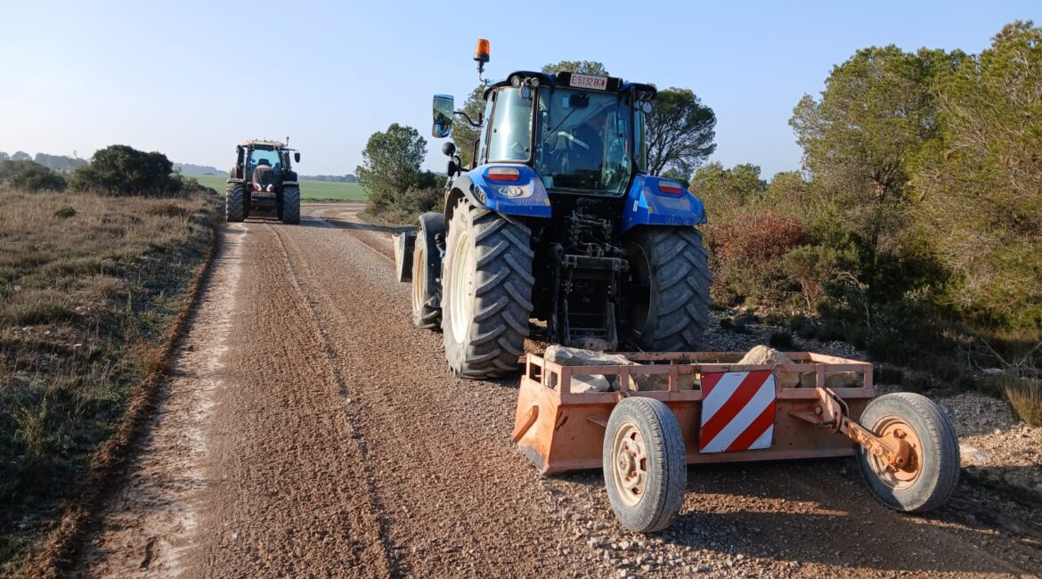 El Ayuntamiento de Fraga inicia los primeros trabajos del año para acondicionar los caminos rurales