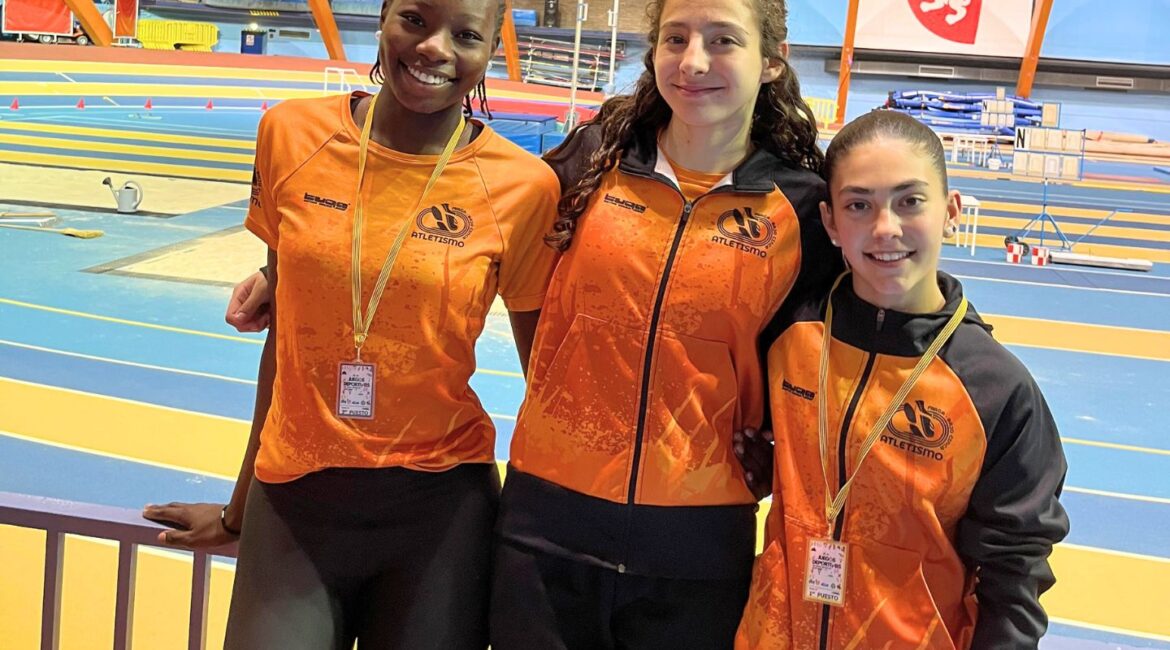 María Chavarría se proclama campeona de Aragón sub-16 en 3.000 metros y lidera el medallero del Club Atletismo Fraga