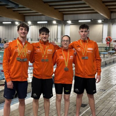 El Club Natación Fraga firma 13 medallas y una mínima nacional en el Campeonato de Aragón