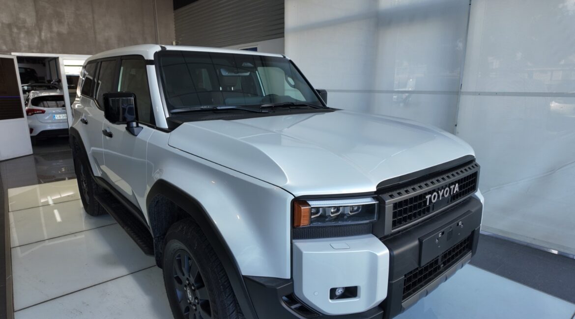 El mercado 4×4 «real» resiste la ola SUV: modelos como Toyota Land Cruiser y otros todoterreno auténticos mantienen su nicho en España