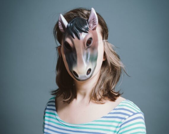 El fenómeno therian llega a España: jóvenes que se disfrazan y se sienten animales