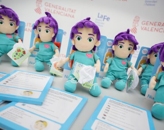 Nixi, el peluche terapéutico que ayuda a los niños a entender el tratamiento del cáncer