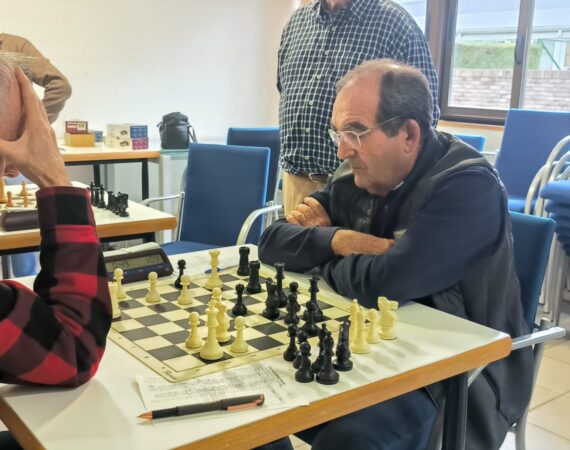 El Club Ajedrez Fraga mantiene la igualdad por el liderato tras empatar con El Olivar “B”