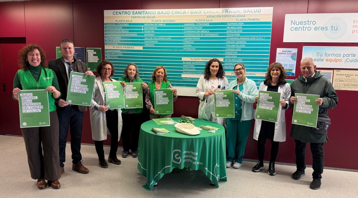 Fraga impulsa la detección precoz del cáncer de colon con una jornada de concienciación en el centro de salud