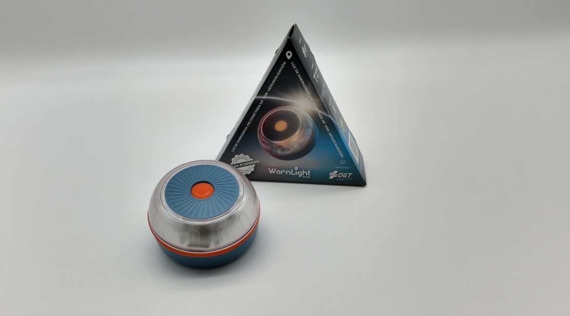 El mercado de las balizas V16 sigue activo, este es el modelo que destacará en 2026