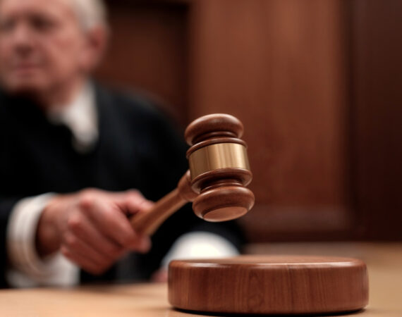 Un juzgado de Fraga obliga a una entidad financiera a entregar un contrato de préstamo completo para que un afectado pueda defenderse