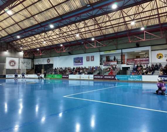 El Club Patín Esneca Fraga golea al CP Voltregà en un sólido partido (5-1)