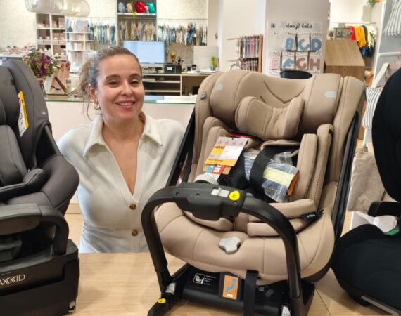 Axkid, la marca de referencia en sillas a contramarcha, gana protagonismo en Fraga con la ampliación de Carantoñas