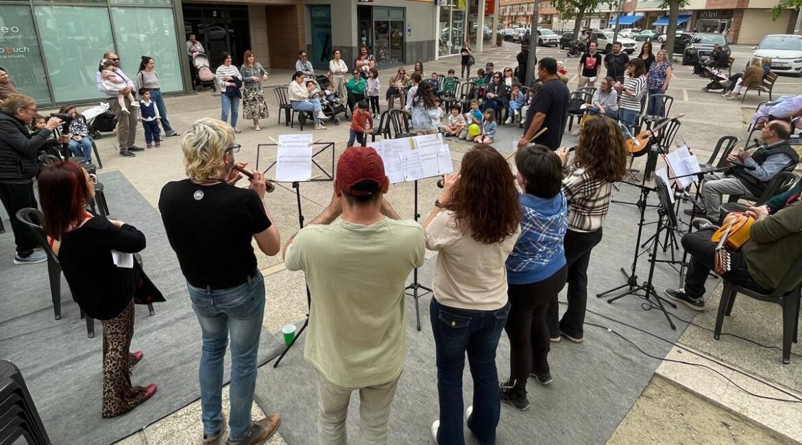 Fraga recupera canciones y juegos tradicionales con “Plaza Abierta a la Música”