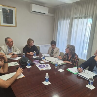 El subdelegado del Gobierno en Huesca preside una reunión en Velilla de Cinca para abordar la temporada de la fruta en el Bajo/Baix Cinca