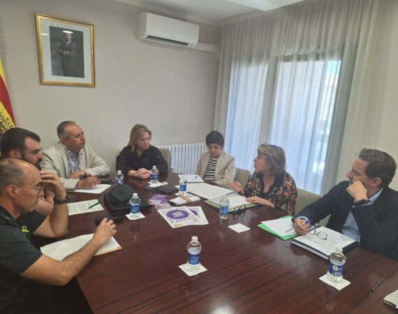 El subdelegado del Gobierno en Huesca preside una reunión en Velilla de Cinca para abordar la temporada de la fruta en el Bajo/Baix Cinca