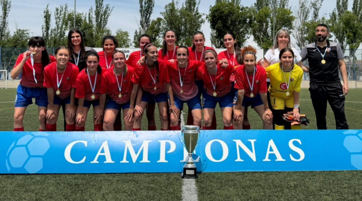 Las chicas del Fraga Femenino de fútbol logran la Copa y ponen el broche a una temporada fantástica