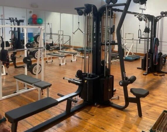 El Ayuntamiento de Fraga realiza una de las mejoras históricas más demandadas por los usuarios del gimnasio municipal