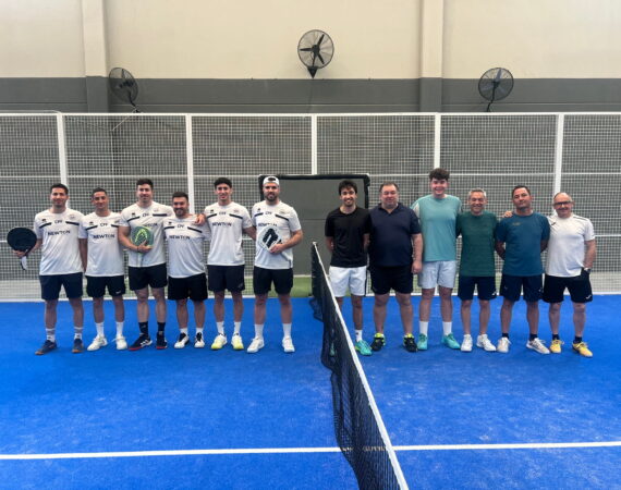 El Club Pádel Fraga mantiene su pulso por el ascenso tras vencer en Jaca