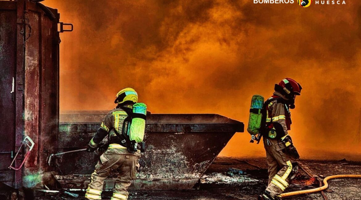 Información de los Bomberos de la DPH sobre el incendio en la planta de residuos de Fraga