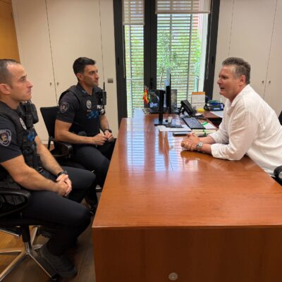 Reconocimiento a los dos policías locales que salvaron la vida de un vecino de Fraga