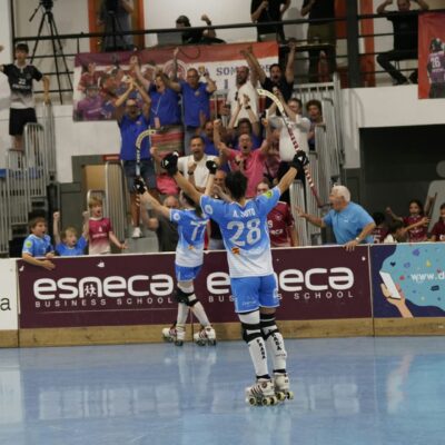 El Esneca Fraga jugará la final de la OK Liga tras remontar al Telecable en El Sotet