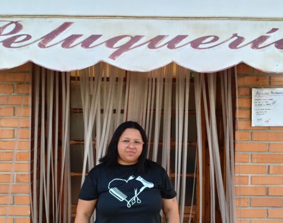 Peluquería By Noe en Mequinenza: manteniendo servicios esenciales a través del relevo generacional
