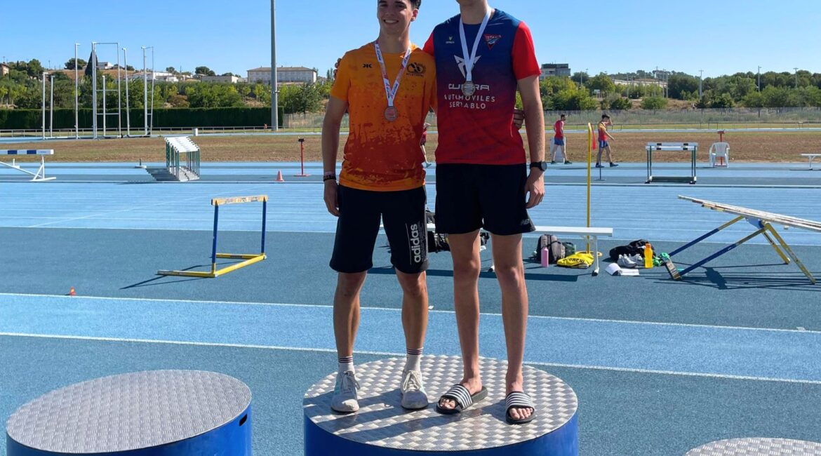 Iván Gros, Fadwa Lachab y Álex Margalló suben al podio en el Campeonato de Aragón Sub-20